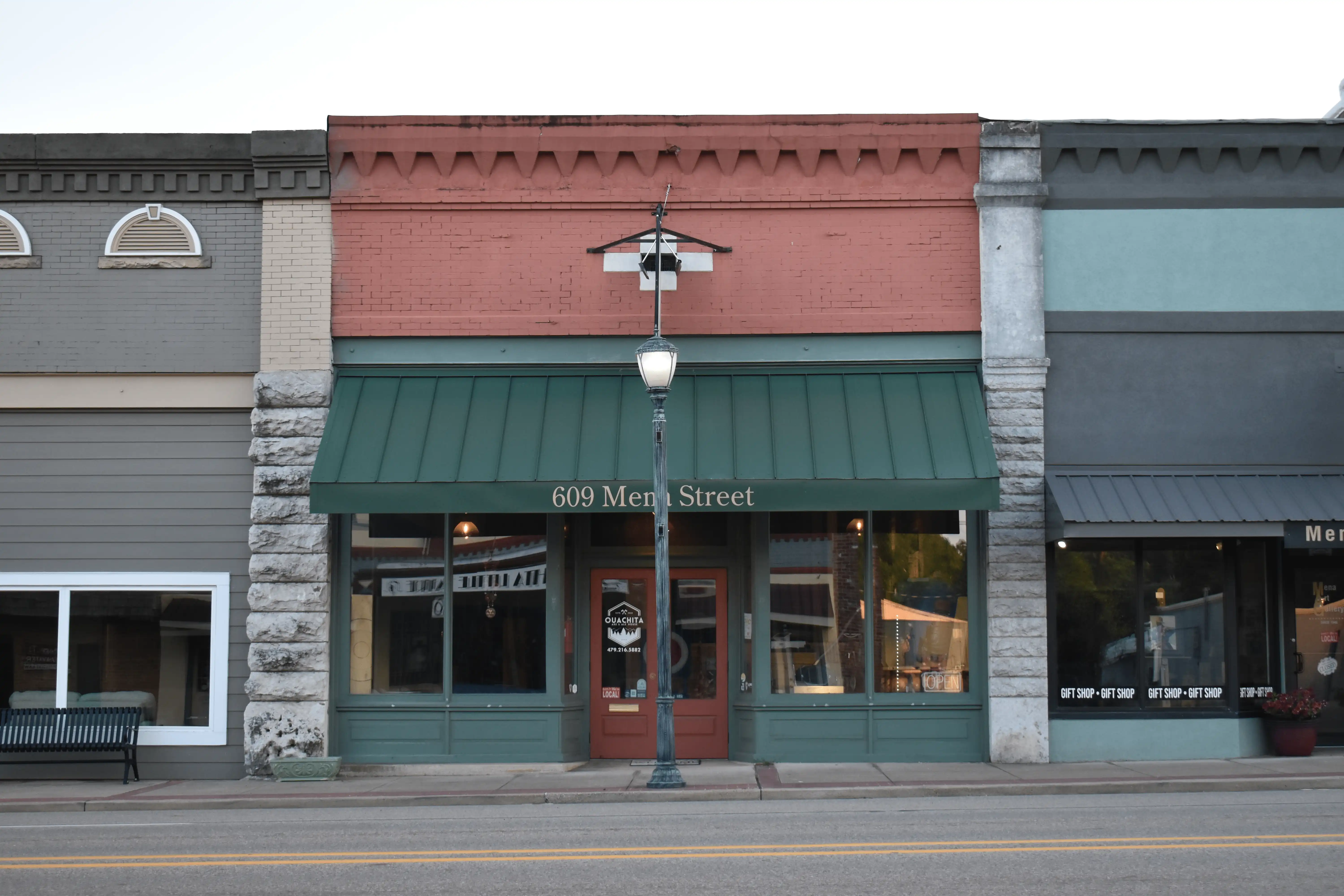mena arkansas small stores